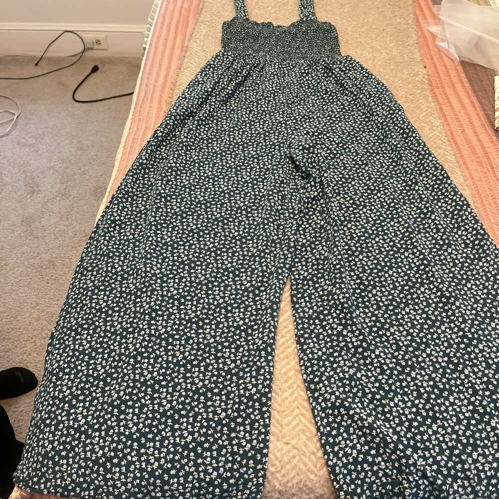 Dokotoo Green Floral Smocked Sleeveless Wide Leg Jumpsuit Medium